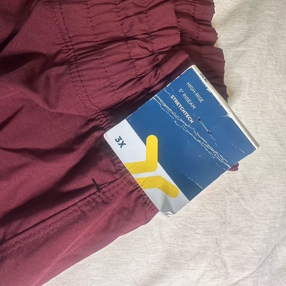Old Navy 3XL Burgundy Shorts - Picture 2 of 3